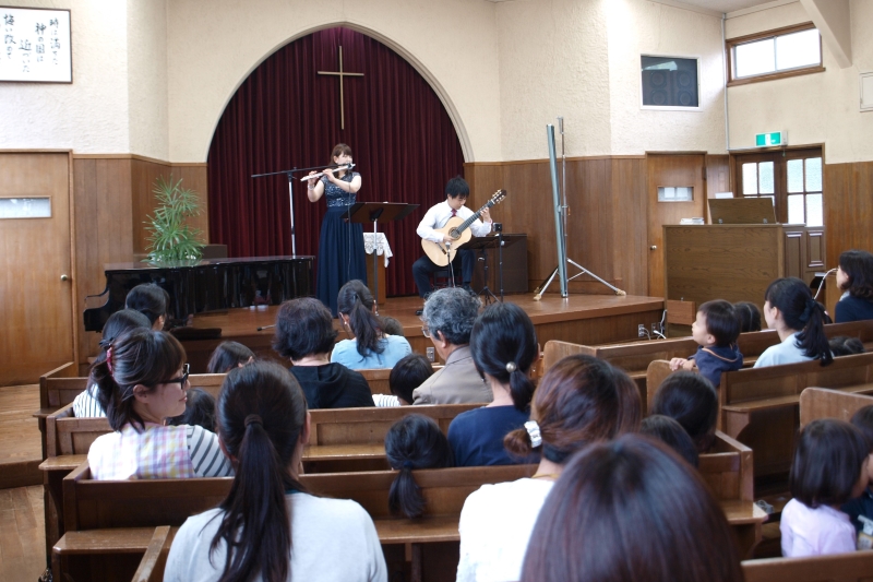 「震災のこと、忘れないよ」と幼稚園児と共に歌って　尾山台教会でファミリーコンサート