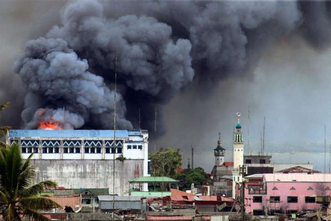 教会放火され、銃殺映像も　フィリピンで猛威振るう「イスラム国」系勢力