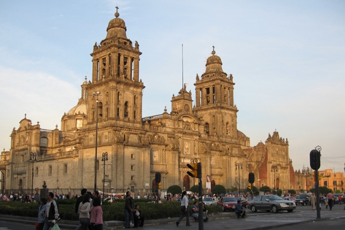 ミサ中に刺された神父が死亡、メキシコで今年４人目の犠牲者