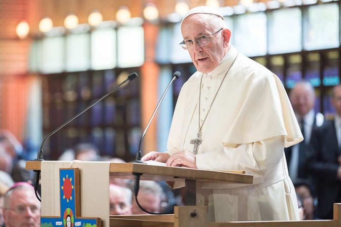 「分裂していてどうして福音を伝えられるか」　教皇、創立７０周年でＷＣＣを訪問