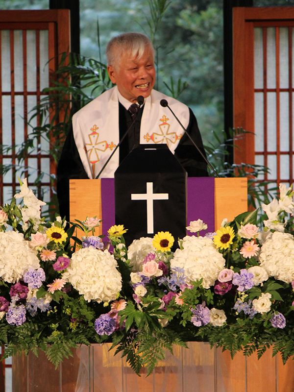 「天国で再会を」　万座温泉日進舘会長・泉堅さんお別れの会