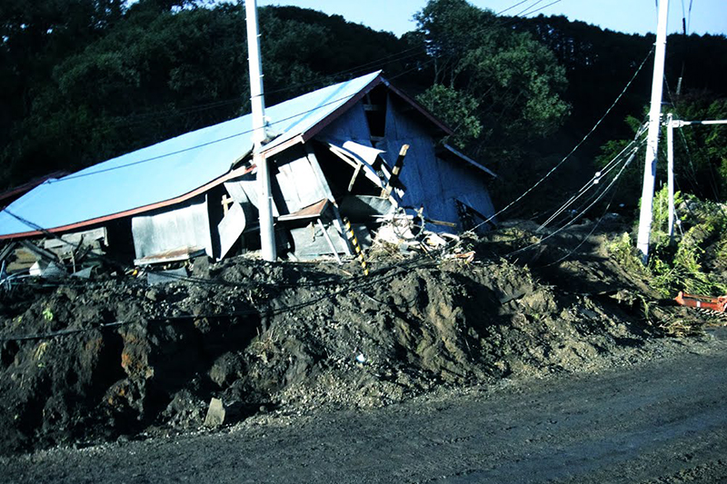 第１次北海道地震ボランティア（１）全道ブラックアウトの中を車で厚真町へ　岩村義雄