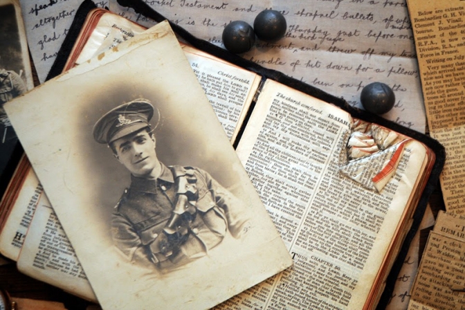 弾弾くい止めた聖書、命つないだ第１次世界大戦の兵士は宣教師に