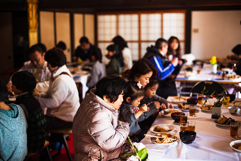 お寺で「日曜礼拝」　四国霊場の平等寺で始まる