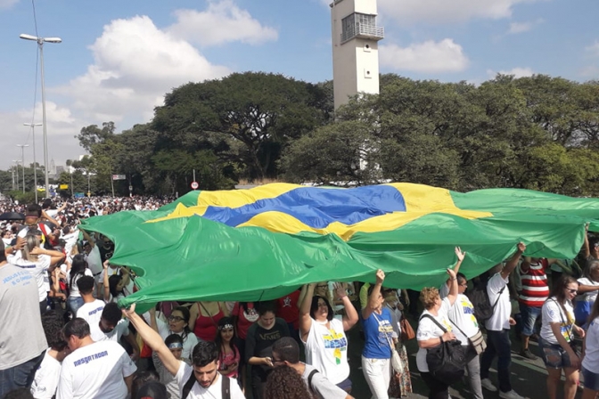 サンパウロを３００万人が行進「マーチ・フォー・ジーザス」　大統領も初参加