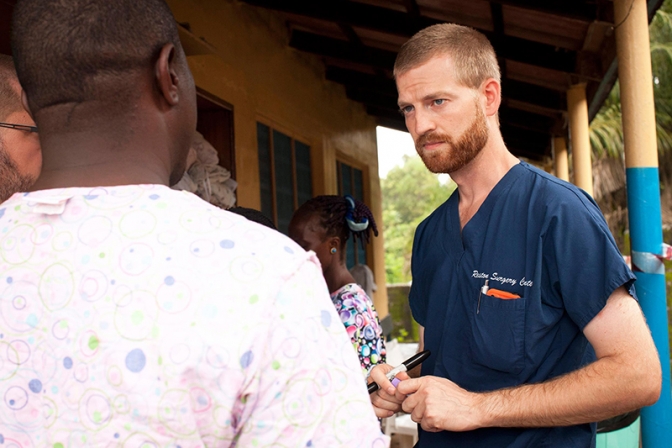 エボラ出血熱で命を落としかけたクリスチャン医師、再びアフリカへ　「神が扉を開いてくださった」