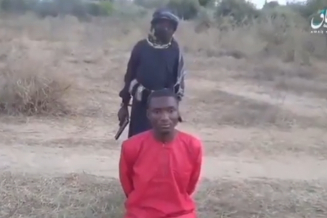 イスラム過激派の少年兵、キリスト教徒の大学生を処刑　ＩＳが映像公開