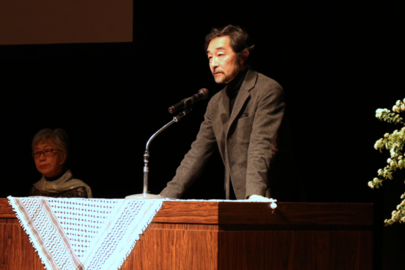 中村哲医師は「仁と義の人」、しのぶ会に６００人　賛美歌を歌う場面も