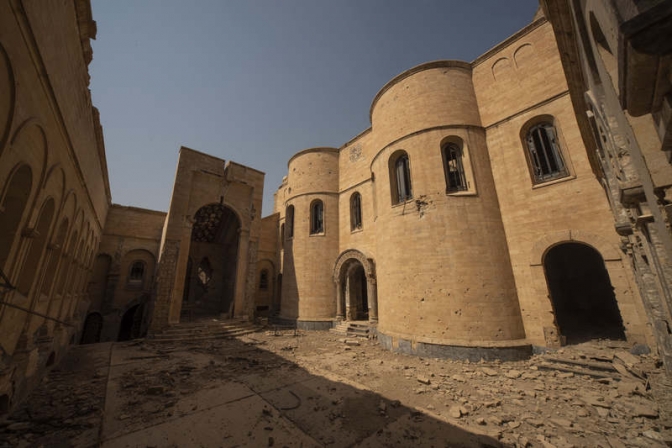 「イスラム国」に破壊されたイラクの教会、再建始まる