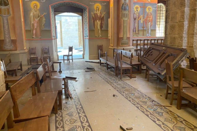 ベイルート爆発で現地教会も大被害　壁崩れ、窓吹き飛びガラス散乱