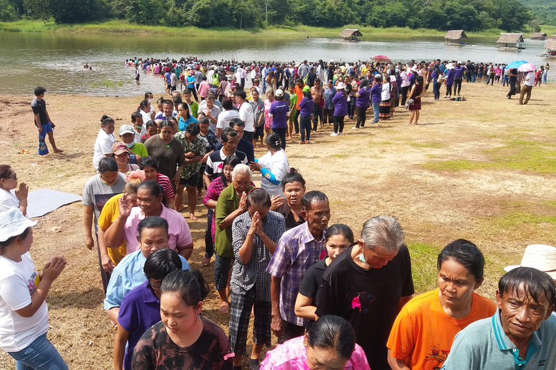 タイの教会史上最大の洗礼式、１日に１４３５人が受洗