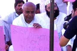 インドで続くキリスト教徒への暴動に抗議する人々＝ニューデリー（ゴスペル・フォー・アジア）