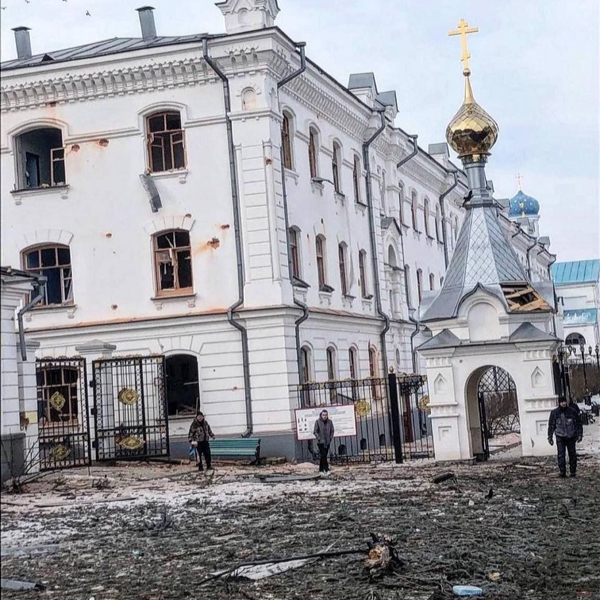 ロシア軍の空爆でウクライナ正教会の修道院が被害、避難中の市民数人が負傷