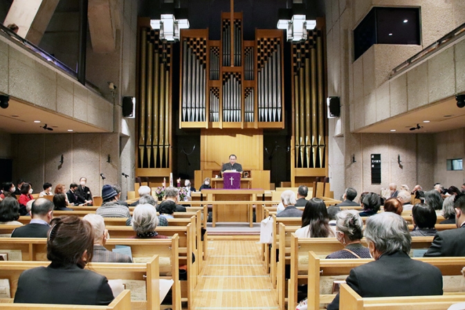 「キリストは命を生かす希望の光」　日本聖書協会、３年ぶり対面でクリスマス礼拝