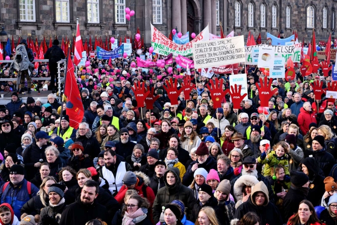 国防費増額のためキリスト教の祝日廃止　政府案に反対しデンマークで５万人規模のデモ