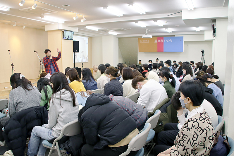 「十字架から始めよう」　第４回賛美集会「ＧＬＯＲＹ」、中山有太牧師がメッセージ