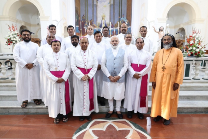 インドのモディ首相、イースターに首都デリーのカトリック大聖堂を訪問