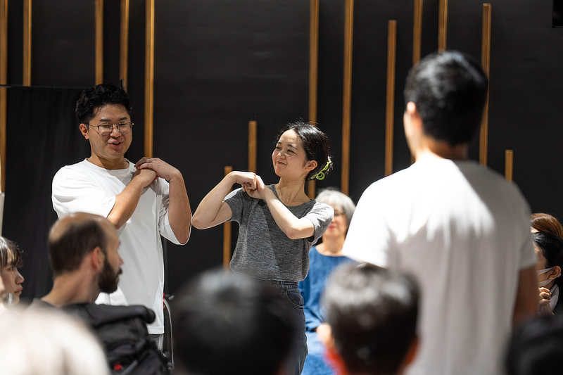 １５人の演者でマルコ福音書を再現、観客をイエスの物語に引き込む「マルコドラマ」