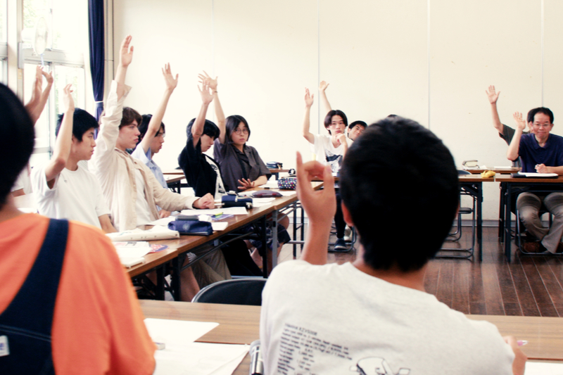 「聴く隣人のいるところ」　キリスト教高校の１年間が伝える「自由とは何か」問う大切さ