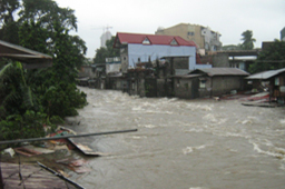 台風１６号「ケッツァーナ」による洪水の被害にあったマニラ市内の様子