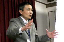 講演する宮本安喜WCJ代表＝２１日、神奈川県大和市のカンバーランド長老教会・高座教会で