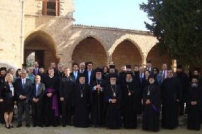 正教会間協議会参加者たち。キプロスアヤナパにて。２０１１年３月４日。（ＷＣＣ［Diocese of Constania and Ammochostos]）