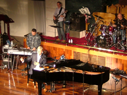 ドン・モーエン(Don Moen)来日コンサート=24日、東京中央教会で ドン・モーエン(Don Moen)来日コンサート=24日、東京中央教会で