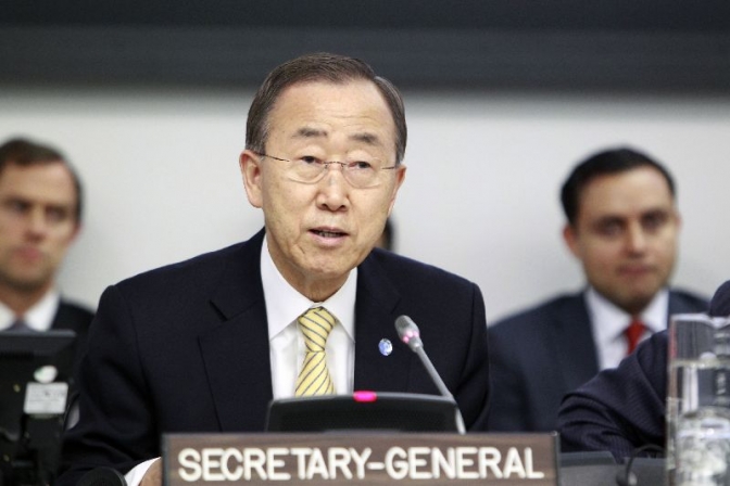  国連の潘基文（バンキムン）事務総長がカダフィ大佐の死亡について言及している。２０１１年１０月２０日、ニューヨークで（写真提供：国連）