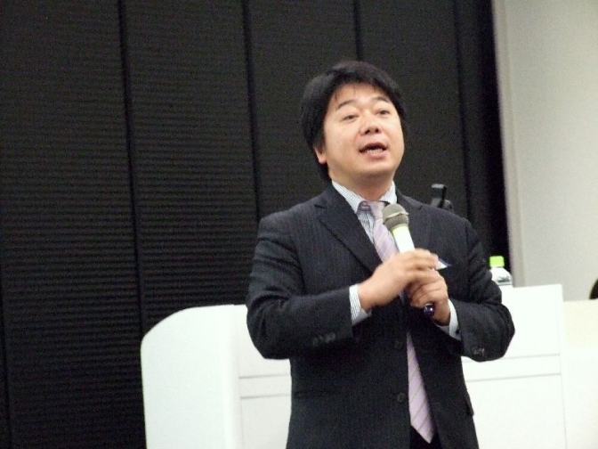 サーバント・リーダーシップ協会理事長真田茂人氏、２０１１年１０月２６日、東京都港区で。
