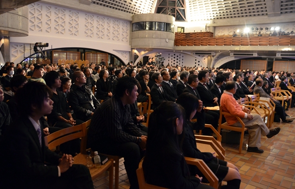 記念礼拝に全国から集まったキリスト者ら＝１７日、東京都新宿区のウェスレアン・ホーリネス教団淀橋教会で