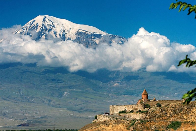 アルメニアから見たアララト山