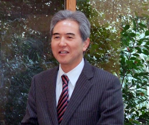 オープンキャンパスで挨拶をする倉沢正則氏。２０１２年１月２１日、東京基督教大学（千葉県印西市）で。