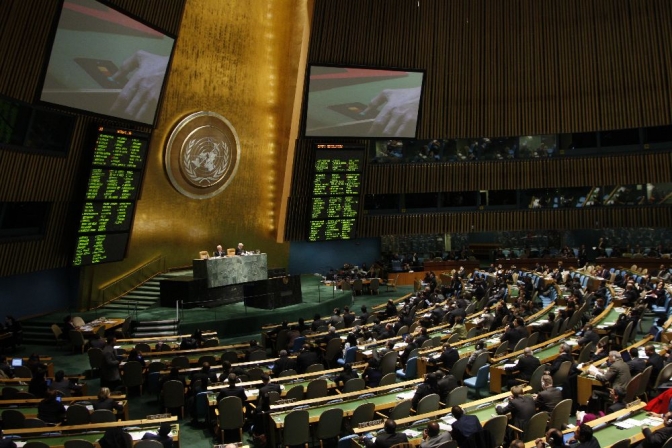  国連総会決議案採択投票の様子。２０１２年２月１６日、米ニューヨークで（写真提供：国連）。 