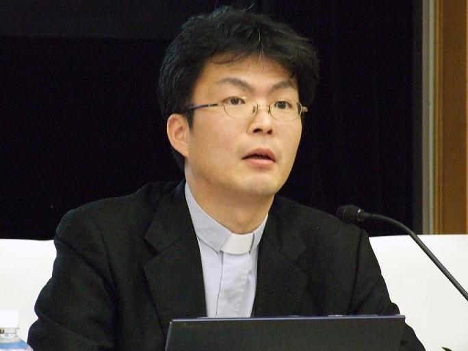 日本基督教団仙台市民教会主任担任牧師の川上直哉氏。２０１２年２月１１日、大正大学（東京都豊島区）で。