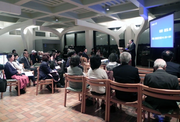 教派を超えて集った教職信徒ら＝１１日、東京都新宿区のウェスレアン・ホーリネス教団淀橋教会で