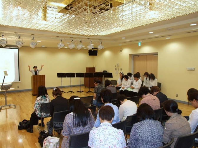 第５回実践いやし決起集会の様子、２０１２年６月２１日、北とぴあカナリアホール（東京都北区で）。