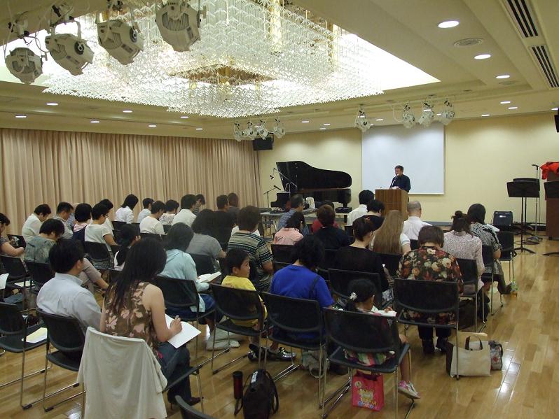 第８回実践いやし決起集会の様子。２０１２年９月１８日、東京都北区で。